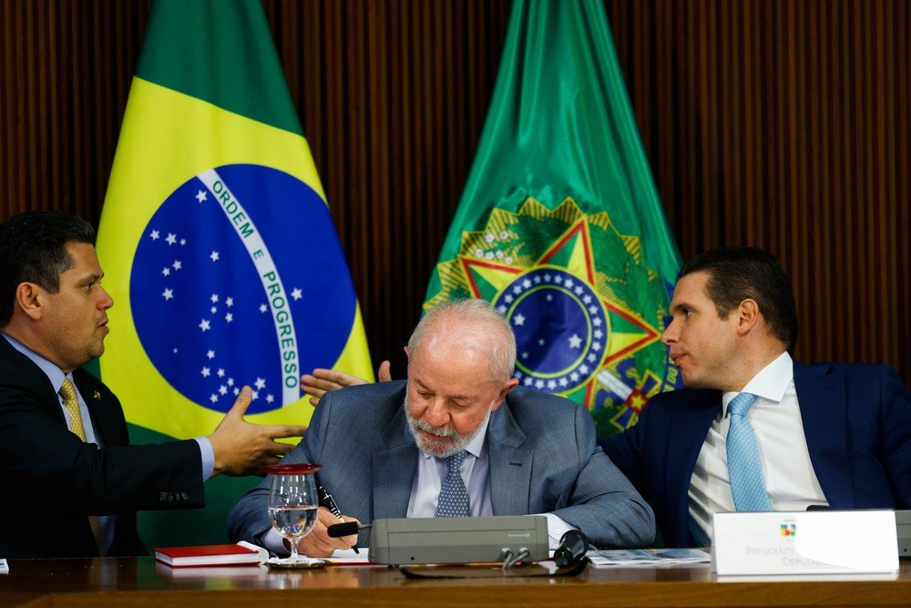 Câmara reage a Lula com derrotas simbólicas após veto ao aumento de deputados e volta do IOF 1 age20250521025