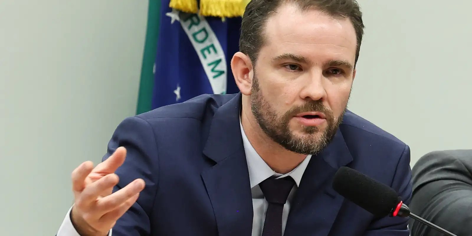 Brasil: a estratégia para o comércio global e o rigor fiscal 1 Brasil como porto seguro: a estratégia para o comércio global e o rigor fiscal