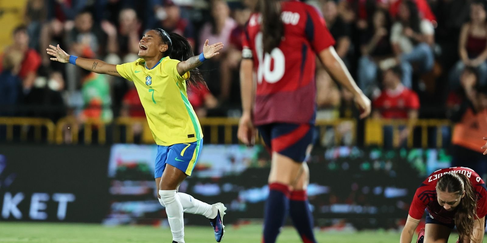 Câmara aprova PL do futebol feminino e ações para fortalecer a modalidade