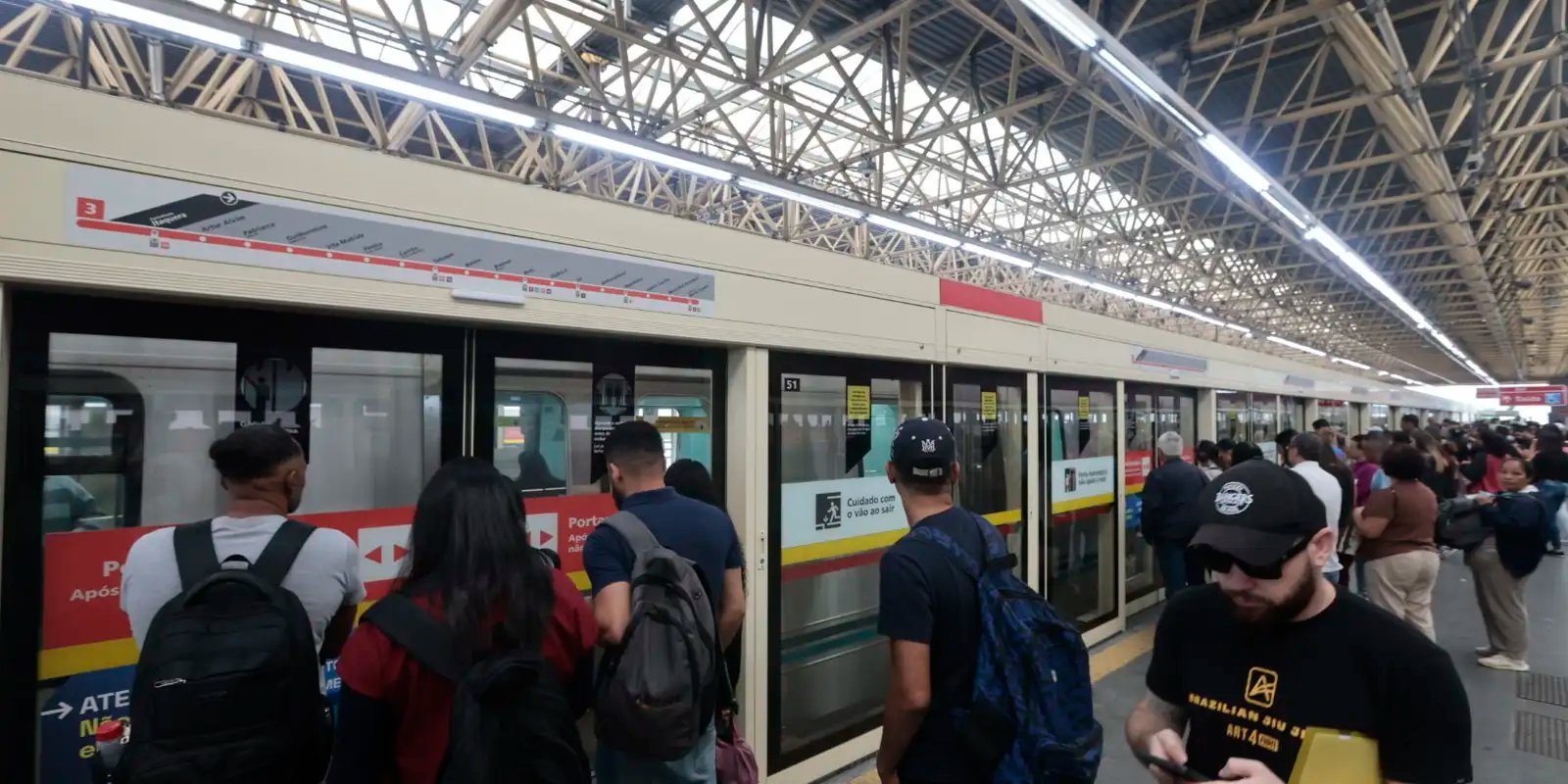 CPTM e governo garantem empregos para encerrar greve nos trens